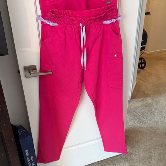 Figs Hot Pink Scrub Ensemble - Picture 2 of 2